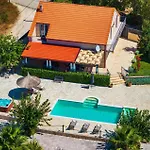 Iskra Ferienhaus