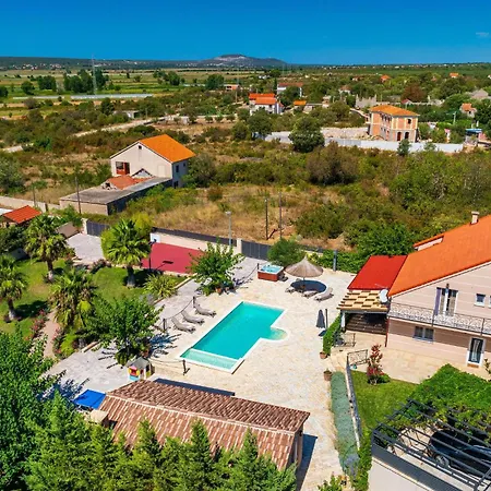 Ferienhaus Iskra Kakma