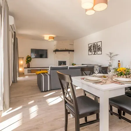 Iskra Ferienhaus Kakma