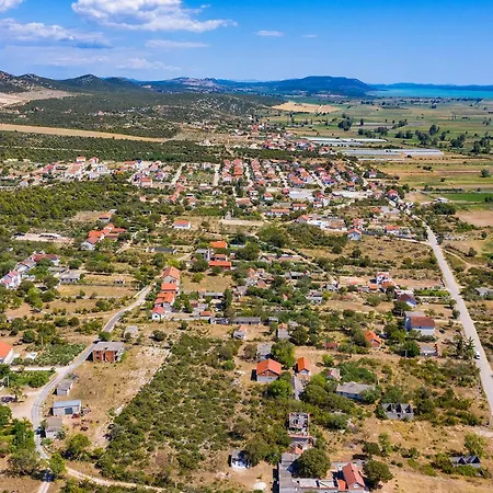 Iskra Ferienhaus Kakma