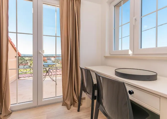 Iskra Semesterbostad